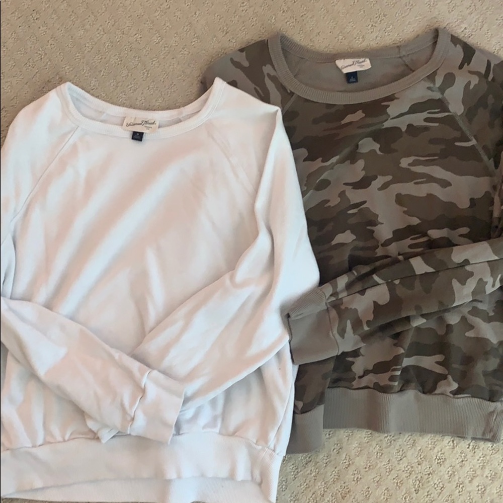 Universal Threads Casual Light Sweatshirt (2)